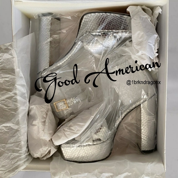 NWT Metallic Snake Platforms Open Toe Silver Block Heel Sandals Ankle Strap Lock - Picture 15 of 16